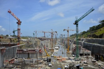 Obras de ampliación del canal de Panamá. (Rodrigo ARANGUA / AFP PHOTO)