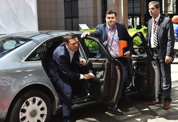 Alexis Tsipras, a su llegada a Bruselas. (Philippe HUGUEN / AFP)