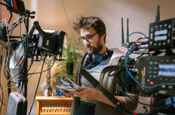 El cineasta barcelonés Dani De La Orden en el set de rodaje. (NAIZ)