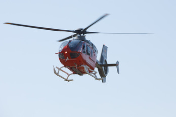 Uno de los trabajadores ha sido evacuado en helicóptero a Zaragoza. 