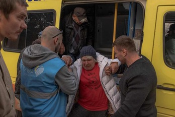Evacuación de civiles ucranianos ante la nueva ofensiva rusa.