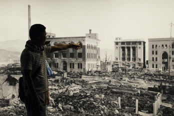 Imagen de los daños provocados en Hiroshima por la bomba atómica, en el museo en la misma ciudad.