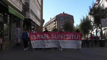  Palestinaren aldeko aldarriak entzun dira Hego Euskal Herri osoan Ikasle Abertzaleak deitutako greban